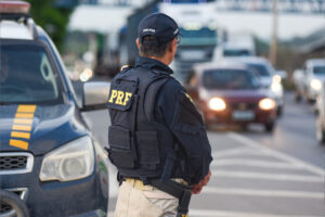 O feriado da Semana Santa de 2022 já possui o dobro de vítimas em acidentes nas BRs de Goiás, do que em comparação ao mesmo período do ano passado. As informações são de um levantamento realizado pela Polícia Rodoviária Federal (PRF), que analisou a quinta e sexta-feira do feriado. Ao todo, são 13 pessoas feridas e uma pessoa morta neste ano, contra 7 pessoas machucadas por acidentes em 2021.