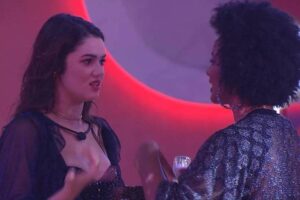 eslovênia Modelo foi acusada de imitar um macaco após falar de Natália. BBB 22: 'Se soou, foi sério', diz Eslô sobre acusação de racismo