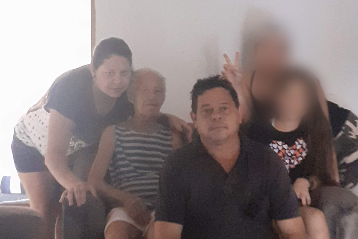 Momento em família com a idosa Neuza Cândida, antes dela ser internada