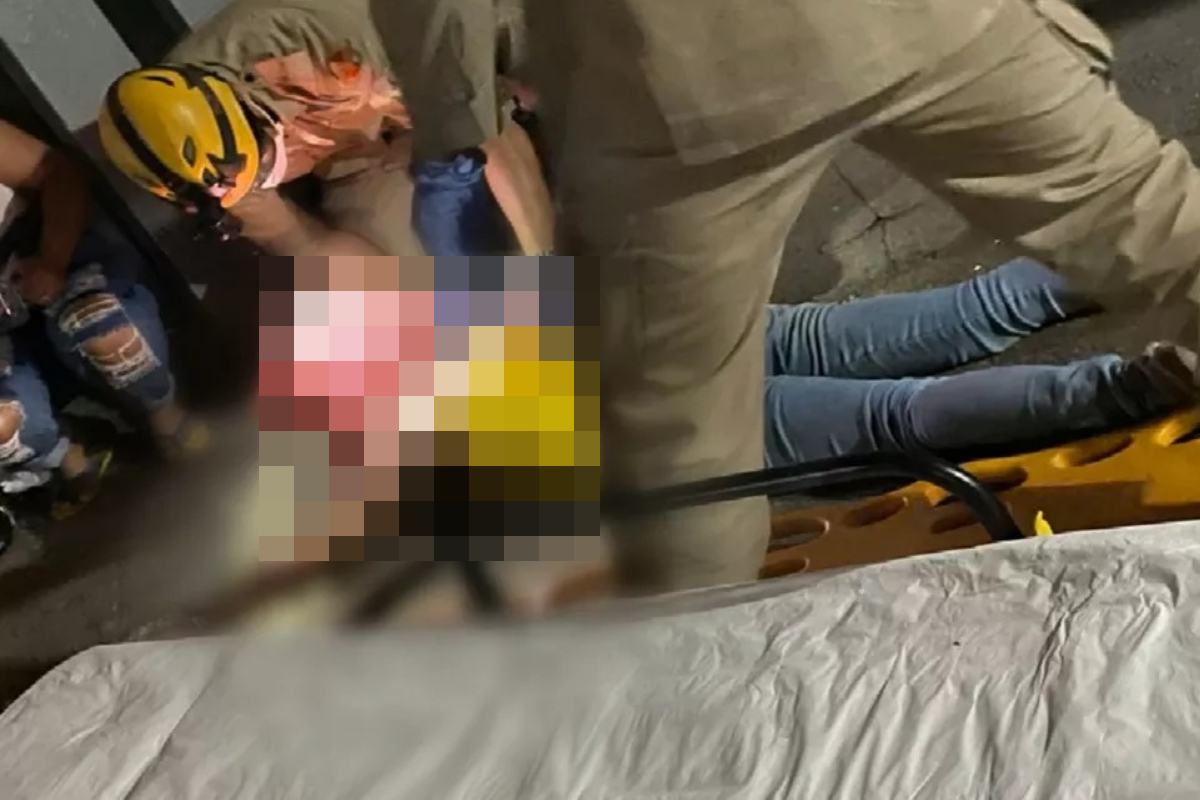 atear fogo em colega