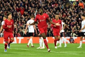 Konaté comemora gol do Liverpool sobre o Benfica