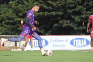 Georgemy é um dos destaques do sistema defensivo do Vila Nova