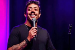 Renato Albani em Goiânia: humorista apresenta o show "Me tornei quem eu mais temia"