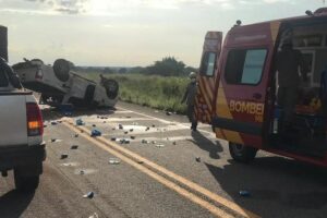 Capotamento deixa duas pessoas feridas na GO-244 entre São Miguel do Araguaia e Novo Planalto