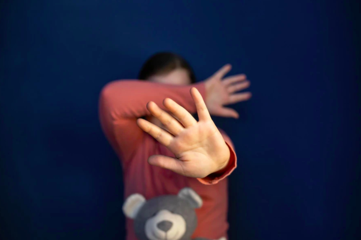 Professor de escola municipal é denunciado por abuso sexual contra três alunas em Caldazinha (GO)