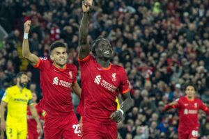 Mané comemora segundo gol do Liverpool contra o Villarreal