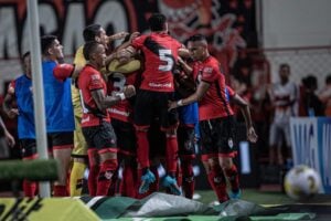 Comemoração do elenco do Atlético-GO