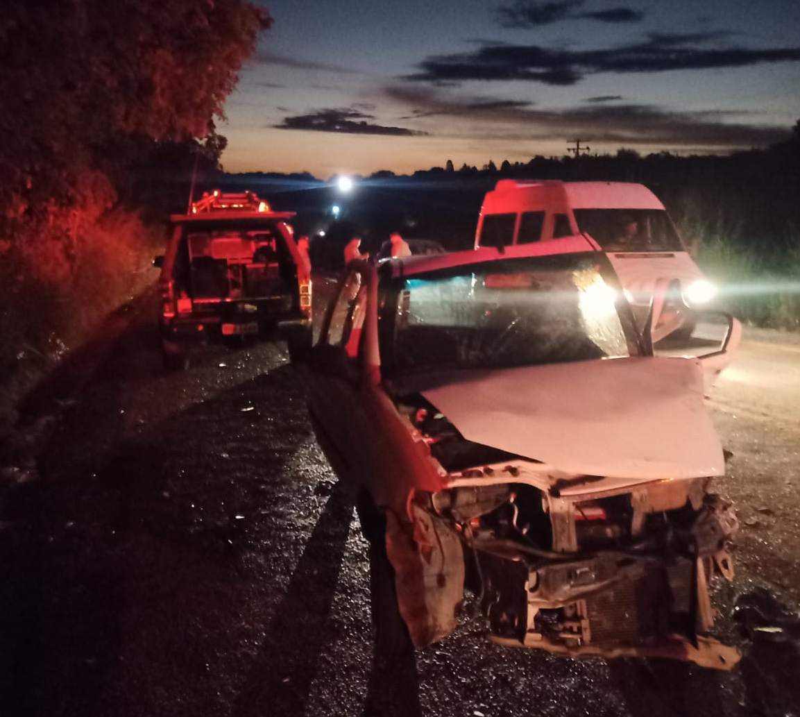 Mulher morre após colisão frontal na GO-210, entre Catalão e Goiandira