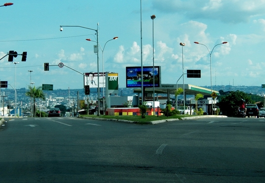 Atropelamento aconteceu em frente ao posto Costa na Vila Jaiara. (Foto: Reprodução)