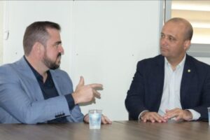 Gustavo Mendanha afirma que Major Vitor Hugo faz um bom trabalho e tem "condições" de manter candidatura