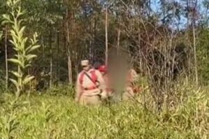 Bombeiros resgatam homem que foi abandonado em plantação de mandioca em Goianira (Foto: Divulgação/Corpo de Bombeiros)