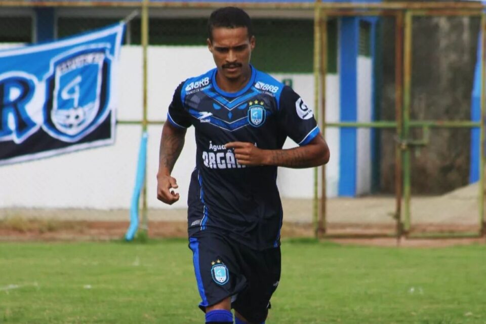 Atacante Romarinho, no Capital