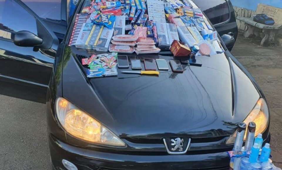 PM recuperou objetos de roubo em mercearia de Anápolis. (Foto: Reprodução)
