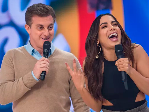 'O Brasil tem uma nova embaixadora', diz Luciano Huck sobre Anitta