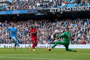 Jogo entre Manchester City e Liverpool