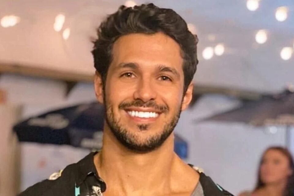 Segundo Diogo Mussi, ex-BBB segue estável. Irmão diz que Rodrigo Mussi está com forças nos pulmões e respirando 'sozinho'