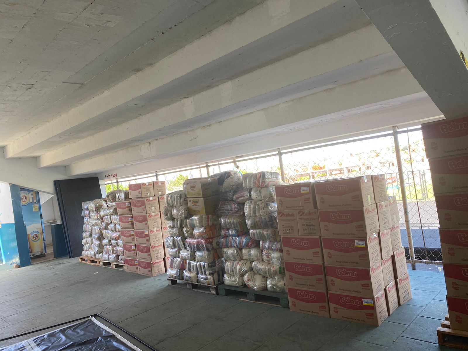 imagem de alimentos arrecadados