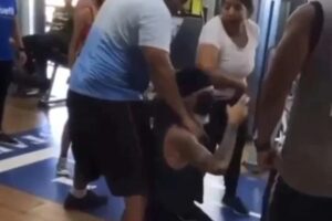 Um argentino foi flagrado se masturbando, apanhou de uma mulher e foi preso em academia do Distrito Federal (DF). (Foto: reprodução)