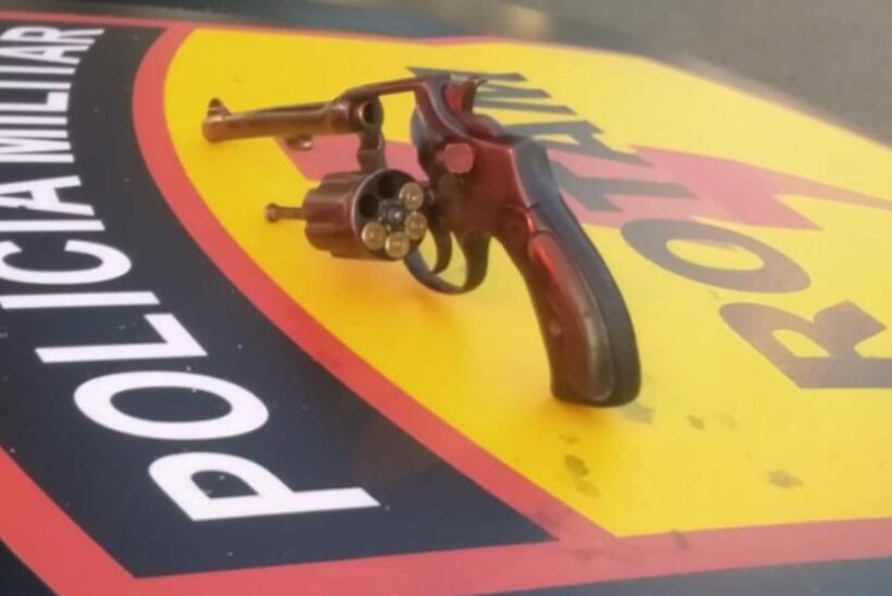 Suspeitos de roubar veículos morrem em confrontos com a Rotam