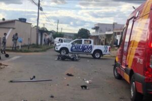 Acidente aconteceu no cruzamento da Avenida João Pinheiro com a Rua Corumbá (Foto: Divulgação/PM)