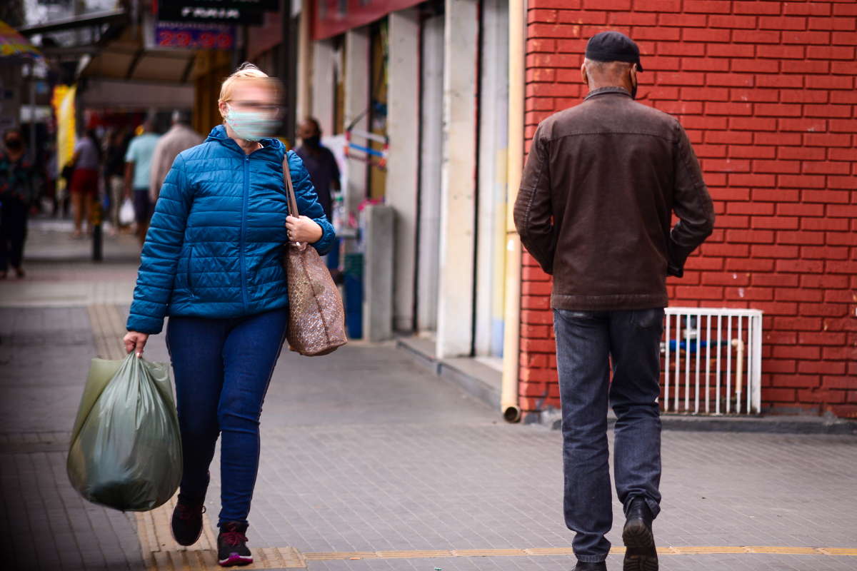 Municípios de Goiás vão enfrentar uma frente fria, nesta quinta-feira (5), segundo o Centro de Informações Meteorológicas e Hidrológicas do Estado de Goiás (Cimehgo). Em Goiânia, por exemplo, a mínima deve ser de 16°C; enquanto em Jataí, no Sudoeste do estado, a temperatura mínima será de 10°C.