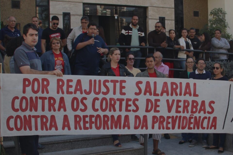 Servidores públicos federais de Goiás realizam novo ato por recomposição salarial