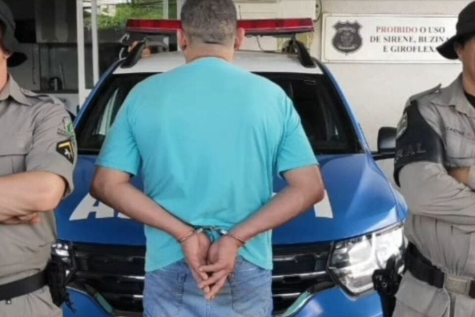Suspeito de se passar por PM e aplicar golpes é preso em Goiânia
