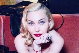 Madonna tem live bloqueada no Instagram e rebate rede social