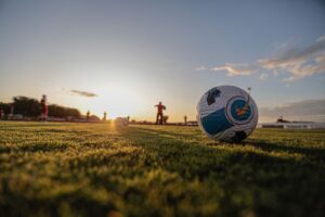 Bola da Copa Sul-Americana no CT do Dragão