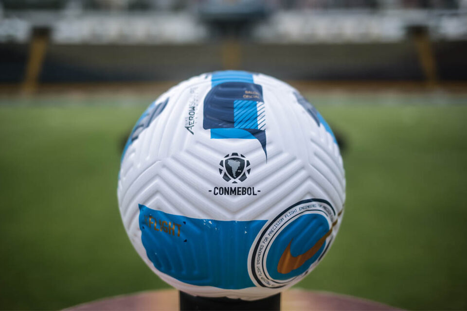 Bola oficial da Copa Libertadores 2022