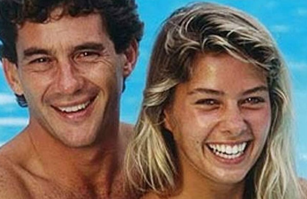 Piloto de Fórmula 1 morreu há 28 anos. Adriane Galisteu homenageia Ayrton Senna nos 28 anos da morte: 'Pra sempre'
