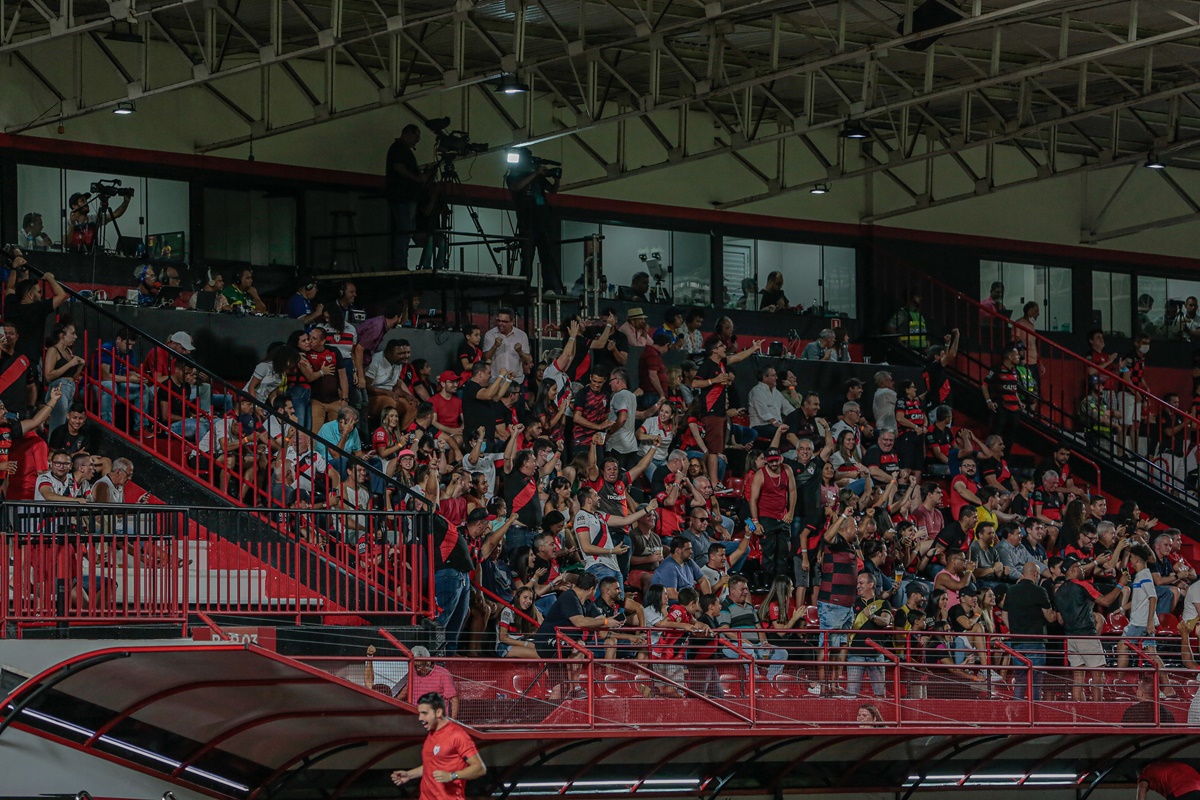 Torcida do Atlético Goianiense em jogo do Brasileirão