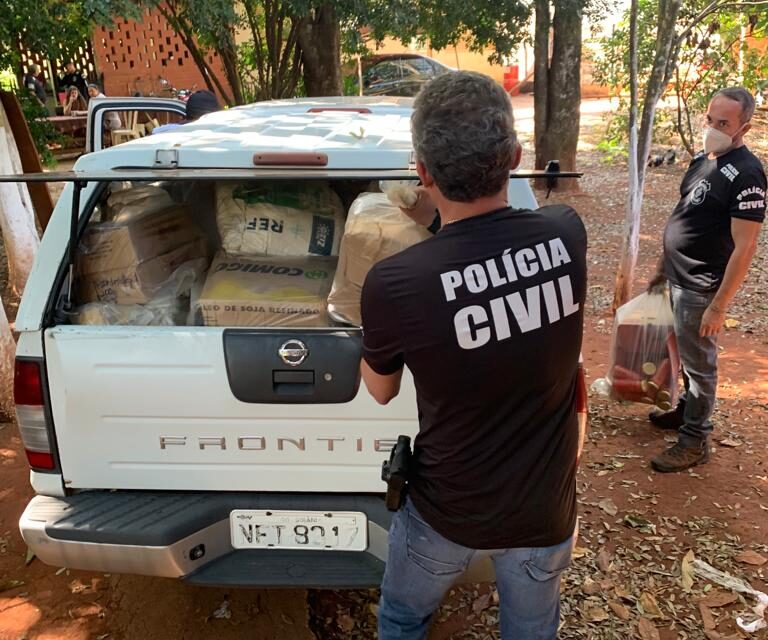 Polícia apreende meia tonelada de alimentos em fábrica clandestina de temperos em Goiânia