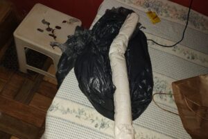 Presos com dinheiro falso planejavam explodir caixa eletrônico, diz PM (Foto: Divulgação)