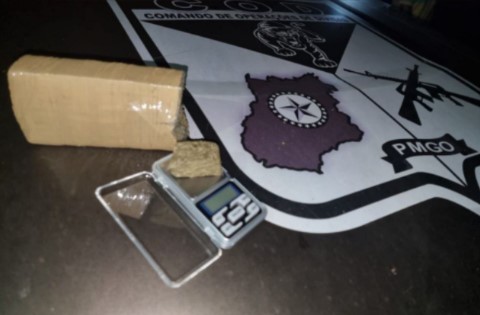 Mulher é presa com 447 kg de maconha em ônibus interestadual em Montes Claros