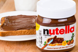 Creme de avelã e cerveja estão entre os produtos mais furtados. Alta no preço faz supermercado trancar Nutella por medo de furto