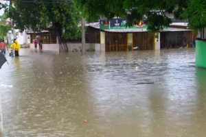 Chuvas no Nordeste deixam 2 mortos, alagam cidades e suspendem aulas