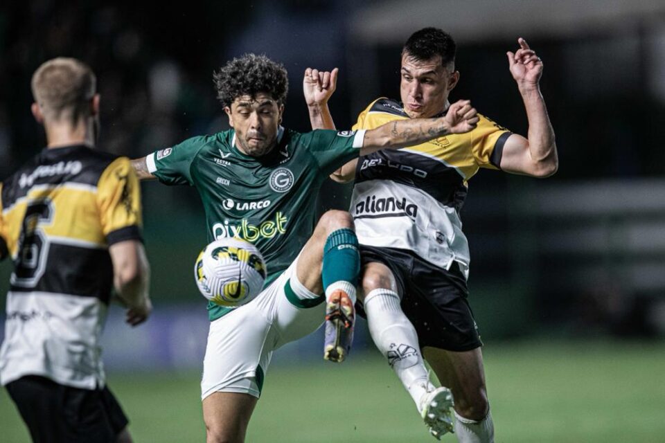 Luan na partida contra o Criciúma, pela Copa do Brasil