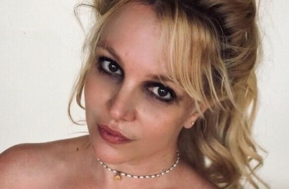 Britney Spears manda família ir para o inferno em rede social
