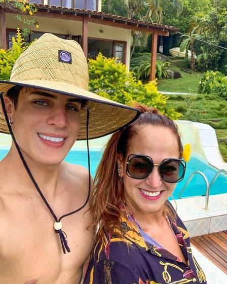 Modelo e Nadine Gonçalves tiveram um relacionamento conturbado em 2020. Ex da mãe de Neymar, Tiago Ramos cria perfil no Onlyfans