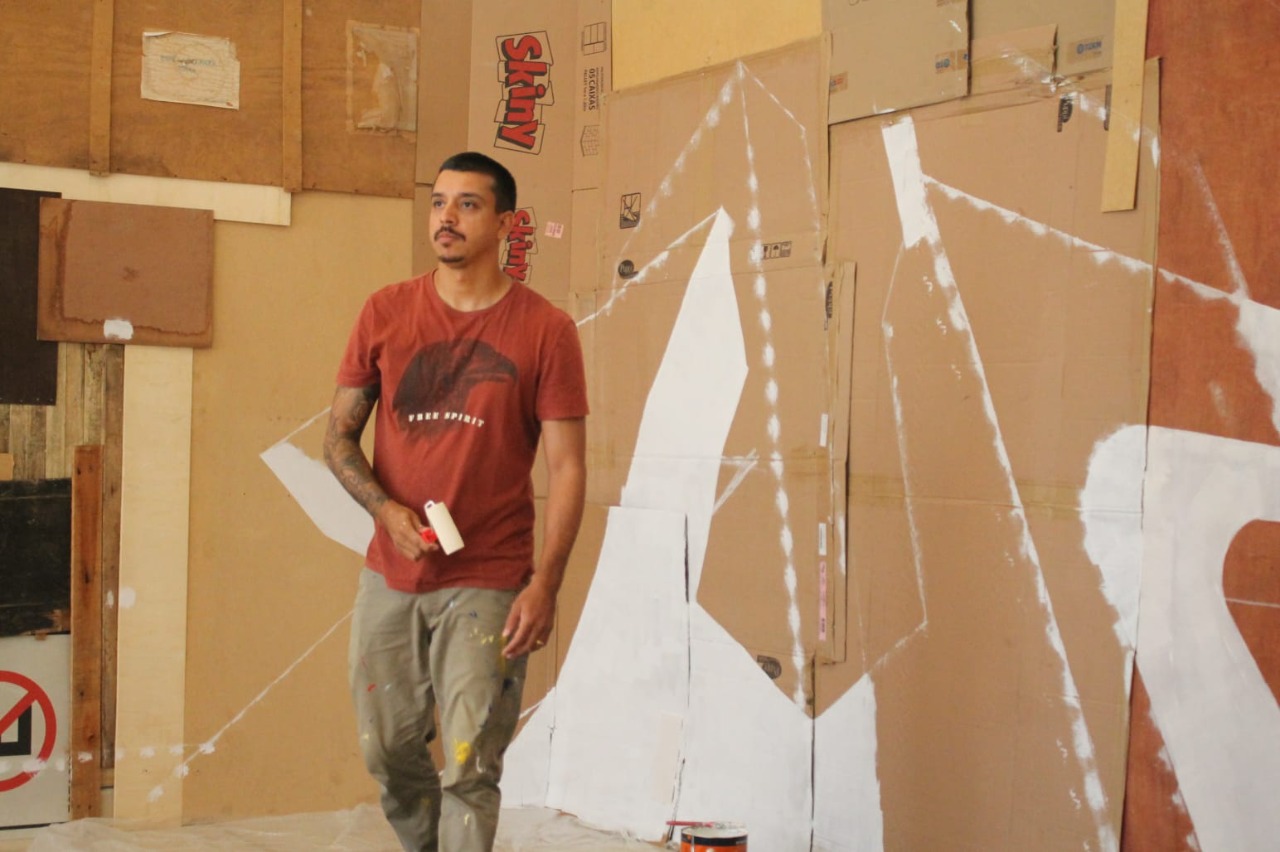 Artista Goiano Selon abre exposição "Provisório" na Vila Cultural Cora Coralina