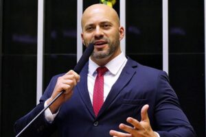 Supremo começa a julgar validade de indulto a Daniel Silveira