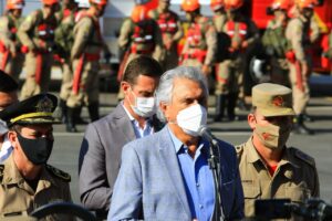 Em novo exame, Caiado permanece positivo para Covid