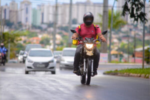 Governo federal reduz verba de fundo para segurança e educação no trânsito, diz levantamento