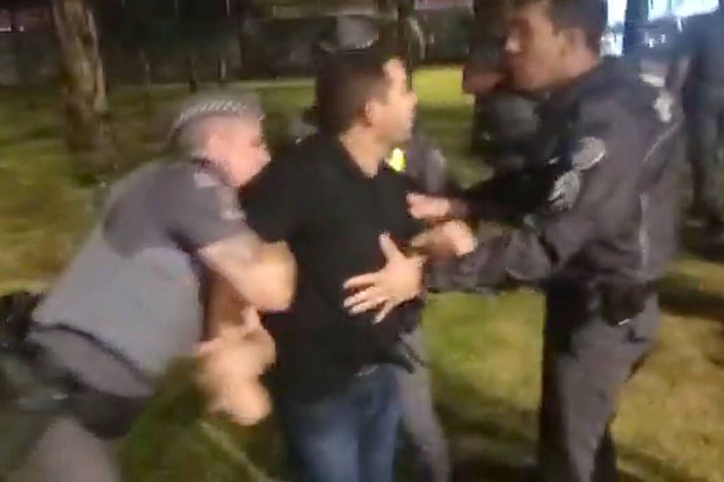 Vereador é detido após supostamente chamar PMs de 'canalhas' em São Paulo