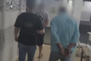 Polícia prende suspeitos de furtar armas de guerra e mais de 500 munições em Trindade (GO)