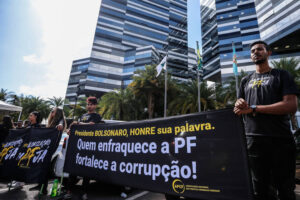 Paralisações devem ocorrer em vários estados. Policiais federais vão parar por reestruturação prometida por Bolsonaro