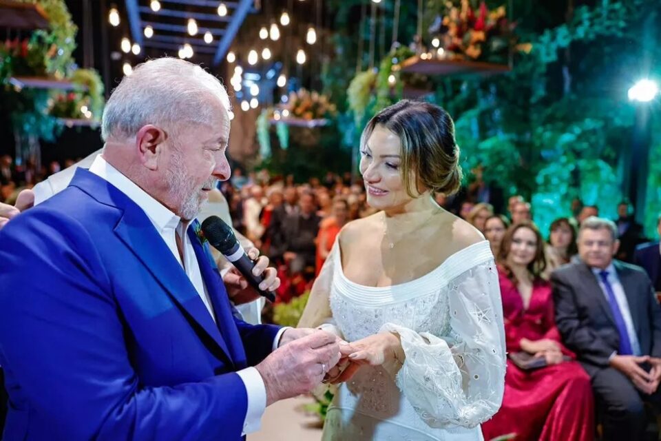 'Vai, Malandra' e 'Show das Poderosas' fizeram sucesso. Casamento Lula e Janja: Pista lota ao som de Anitta e mais detalhes da festa
