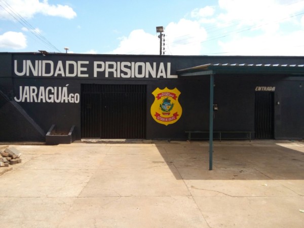 Polícia indicia ex-vigilantes penitenciários por dar tratamento diferenciado para detento em Jaraguá (GO)
