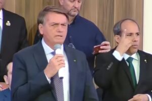 Agenda em Goiânia: Bolsonaro diz que perdão a Silveira foi recado a STF
